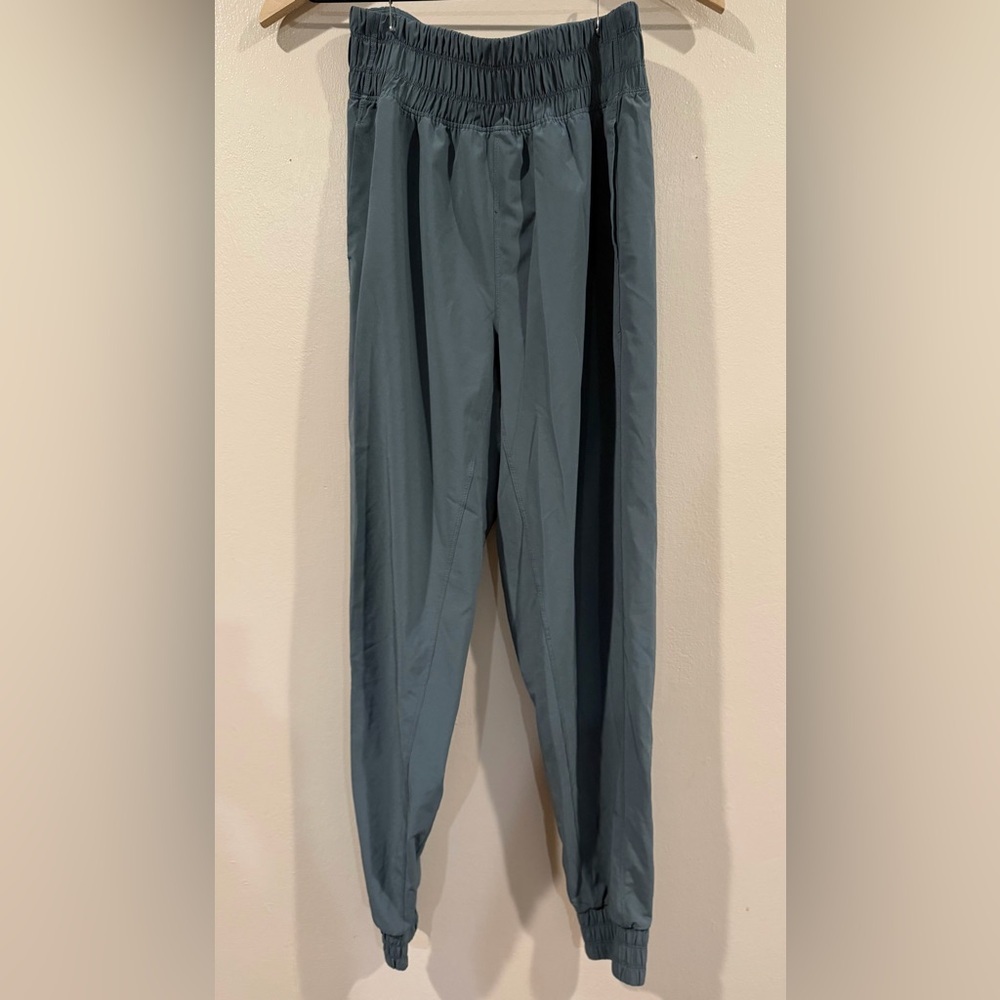 Women’s Blue Gray Lululemon Joggers Pants Great Condition